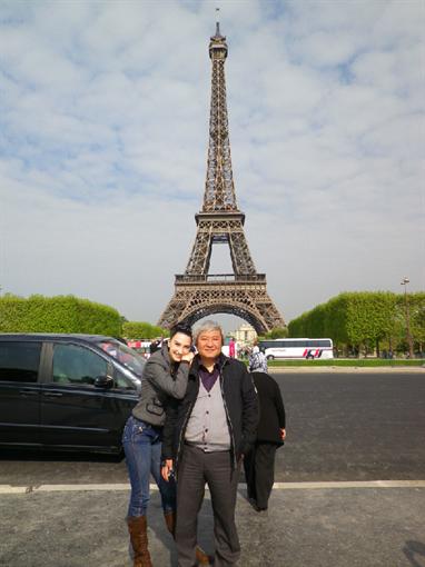 Александр Син с женой и дочкой любит отдыхать во Франции. Фото из личного архива мэра.