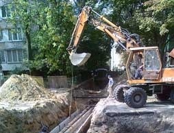 Жители Академгородка  четыре месяца сидят без воды и моются в холодной ванной из чайника