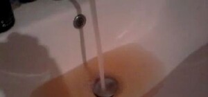 Крымчан заставляют заниматься уринотерапией