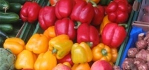 На запорожских рынках неделями продают одни и те же продукты   