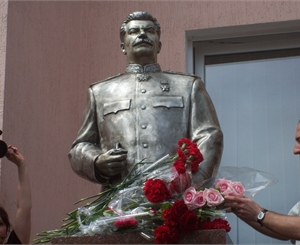 Снесут ли памятник Сталину вновь? Фото vgorode.ua