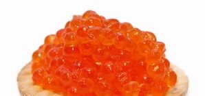 В Крыму туристам продают икру из желатина