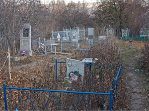 Ритуальщики заработают на уборке могил. Фото kp.ua