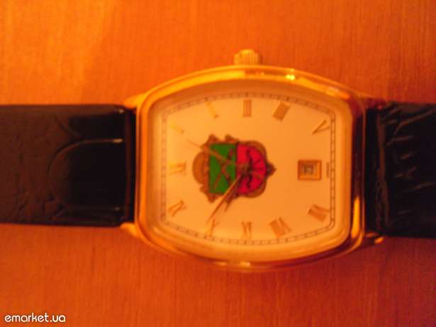 Продавец уверяет, что часы хоть и б/у, но в идеальном состоянии. Фото: emarket.ua