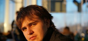 В Запорожье проводят аукцион свиданий, чтобы помочь выжить малышке