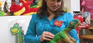 Харьковчане покупают  на новогодние сувениры вязаных, фарфоровых и живых драконов