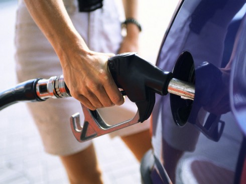 Сколько стоит литр бензина на городских заправках? Фото закарпатье.net