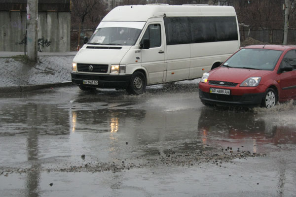 Сколько стоит проезд - пока решают сами маршрутчики. Фото vgorode.ua