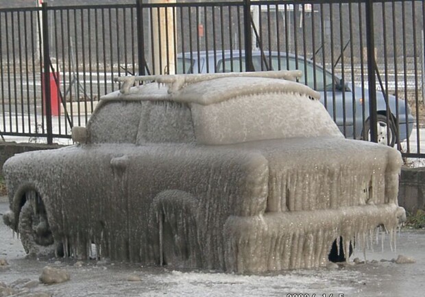 Вода может заморозить авто. Фото baraholka.onliner.by