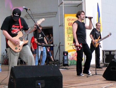 Группа "Декаданс".Фото с сайта zerkalo.net.ua
