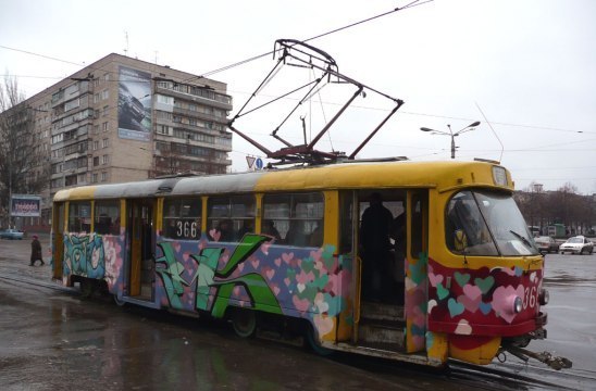 По городу будет ездить раскрашенный трамвай. Фото - kazok.net