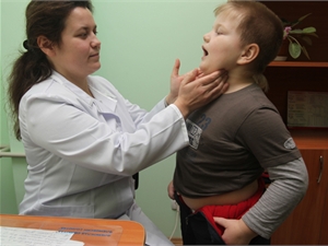 Для пятилетнего Даниила родители уже выбрали семейного доктора - Валентину Примачук. Фото Максима ЛЮКОВА.