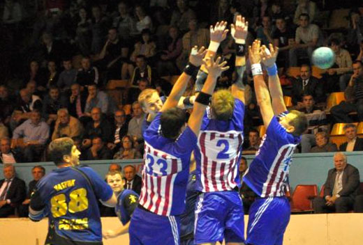 Земляки слишком много усилий потратили в начале игры и не смогли выдержать заданный темп до конца.
Фото сайта: ua-handball.com