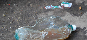 На Металлургов взорвалась бутылка: пострадала девушка