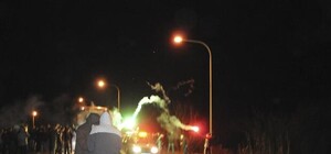 По ночам  жителей и гостей Донецка развлекают огненным шоу 