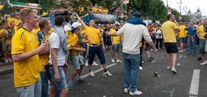 Во время вчерашнего матча Швеция – Франция в фан-зоне пострадали глаза болельщиков