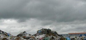 В городе начали активно вывозить накопившиеся залежи мусора