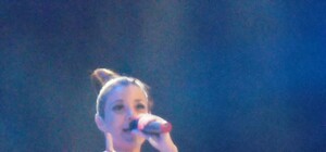 Донецкая певица Галина Безрук выступила на Miss Donbass-2012: 