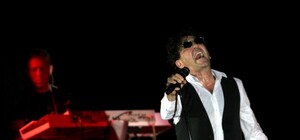 Григорий Лепс на концерте в Донецке приторговывал очками