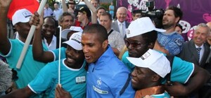 Французы подарили детям кровати, на которых спали в Донецке