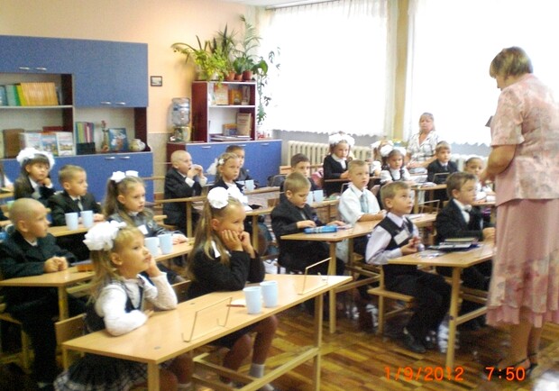Новость - События - Запорожские школьники встретили 1 сентября