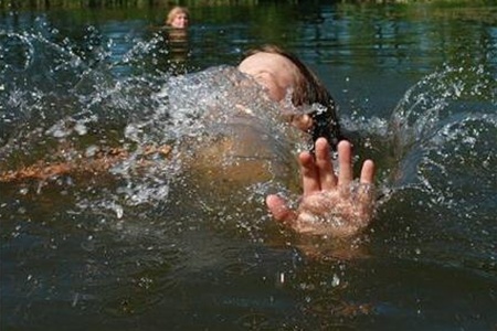 Тело женщины обнаружили в Днепре.