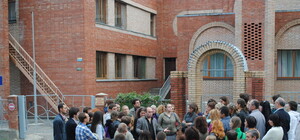 Харьковчан познакомили с городскими сумасшедшими и провели в кровавые застенки ЧК