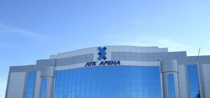 Янукович в Луганске раздавал футбольные мячи