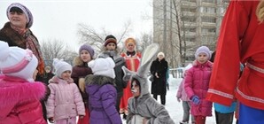 Карнавальная мода-2013: харьковчане перевоплотятся в змей, ковбоев и Черного лебедя