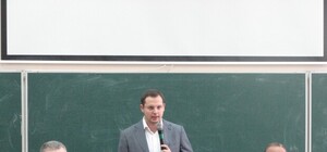 Китайцы пытаются отобрать у запорожцев работу