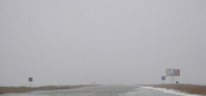 Море затопило дорогу на Арабатской стрелке – 5 тысяч человек отрезаны от материка 