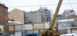 В Киеве развернули строительство возле Десятинной церкви