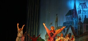 В луганском театре с успехом прошла сказка в славянском стиле