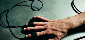 Йога, канцелярские кнопки в ботинках и ревнивые Отелло: как крымчане пытаются обмануть детектор лжи