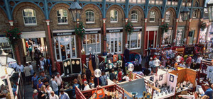 На специальном рынке в Одессе будут бесплатно отдавать вещи