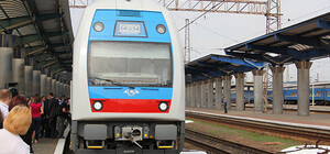 Из Днепропетровска в Крым пустили двухэтажный поезд Skoda