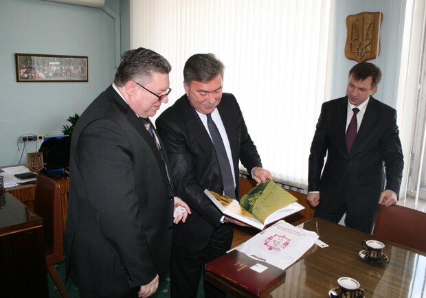 Во время официальной встречи. Фото - http://rada.zp.ua/