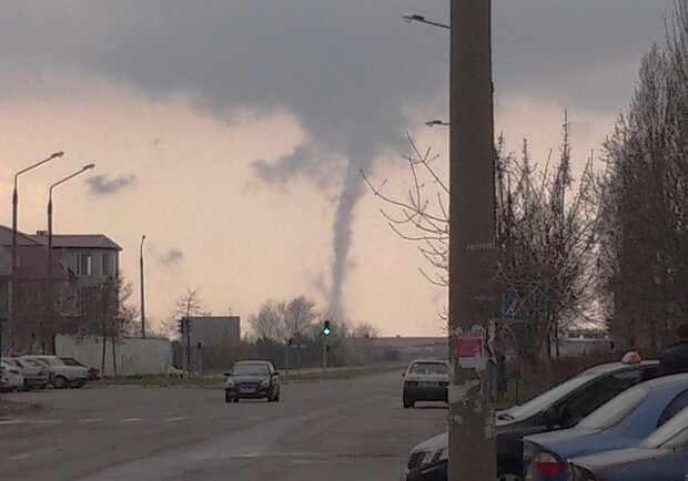 Новость - События - Житель Запорожской области сфотографировал торнадо