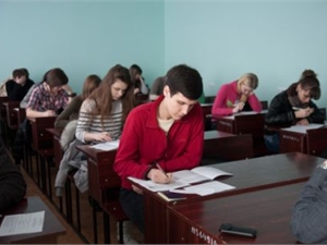 Тестирование этим летом пройдут 12 тысяч запорожцев. Фото: Павел ВЕСЕЛКОВ.