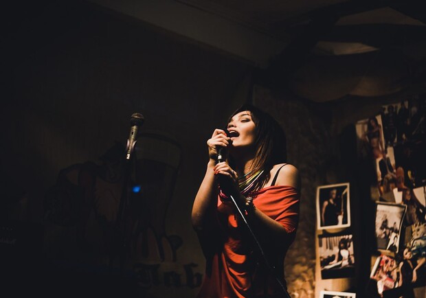 Новость - Люди города - Запорожская певица Diana Mess спела историю своей жизни