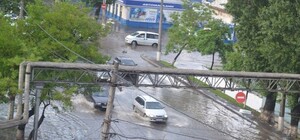 Одесский экстремал прицепился к 