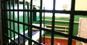 В Харькове задержали вора, который пробрался в окно