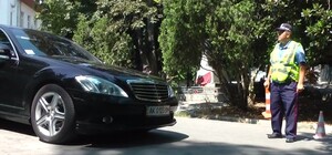 Премьер-министр и губернаторы отправились из Ливадии в Форос поздравлять президента