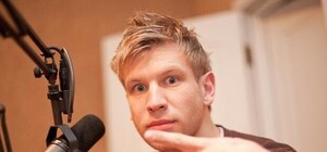 Звезды города: Дорн, не стесняясь никого, целовался с неизвестной блондинкой