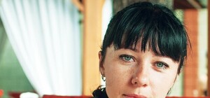 Крымские клинеры оттирают мраморные унитазы и фотографируются в дорогих интерьерах