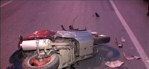 В Одессе парень на скутере влетел в Infiniti  и погиб на месте