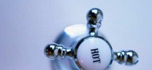 Два дома по проспекту Ленина отключили от горячей воды