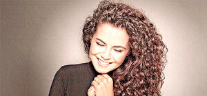 Настя Каменских стала блондинкой