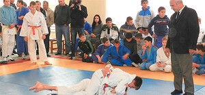 В Урзуфе прошла борьба дзюдоистов при поддержке фонда 