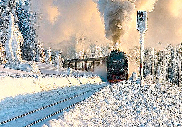 Новогогдний поезд Фото: snob.ru